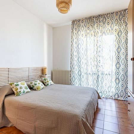 Comfy Apartment With Private Parking Near The Beach! 维亚雷焦 外观 照片