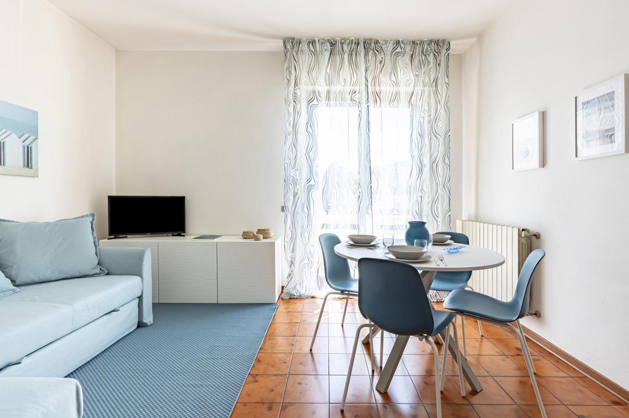Comfy Apartment With Private Parking Near The Beach! 维亚雷焦 外观 照片