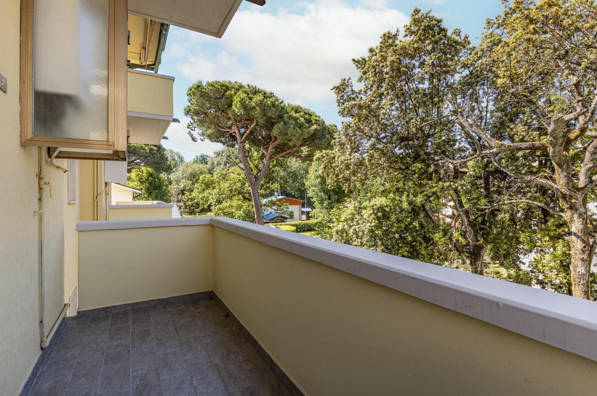 Comfy Apartment With Private Parking Near The Beach! 维亚雷焦 外观 照片